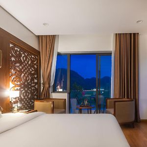 Liberty Hall Tam Coc Hotel & Villa
